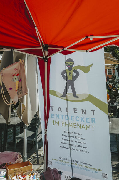 Veitsmarkt am Georg-Hellmair-Platz in Landsberg am Lech